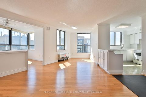Photo 5 at 801 - 270 Queens Quay Boulevard W, Waterfront Communities C1, Toronto
