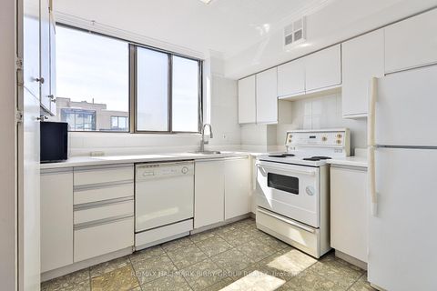 Photo 10 at 801 - 270 Queens Quay Boulevard W, Waterfront Communities C1, Toronto