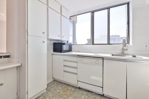 Photo 11 at 801 - 270 Queens Quay Boulevard W, Waterfront Communities C1, Toronto