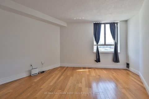 Photo 14 at 801 - 270 Queens Quay Boulevard W, Waterfront Communities C1, Toronto