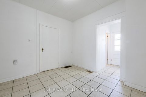 Photo 11 at 740 Lansdowne Avenue, Junction, Toronto