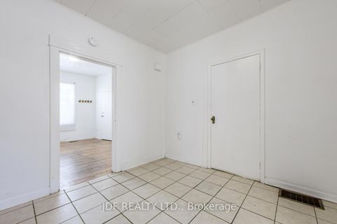Photo 13 at 740 Lansdowne Avenue, Junction, Toronto