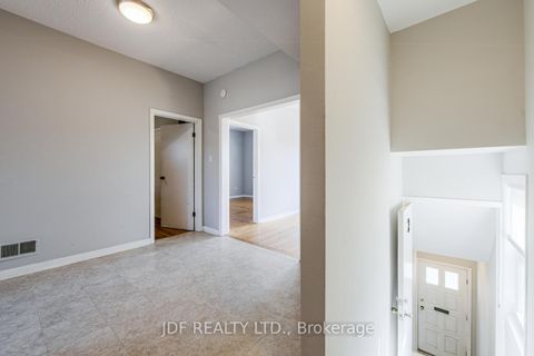 Photo 16 at 740 Lansdowne Avenue, Junction, Toronto