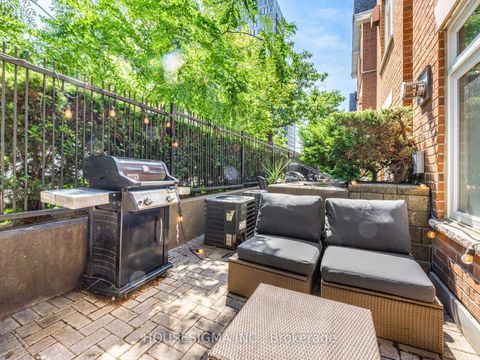 Photo 2 at 5 - 106 Redpath Avenue, Mount Pleasant West, Toronto