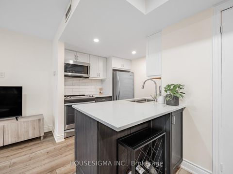 Photo 11 at 5 - 106 Redpath Avenue, Mount Pleasant West, Toronto
