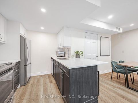 Photo 13 at 5 - 106 Redpath Avenue, Mount Pleasant West, Toronto