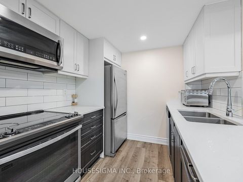 Photo 14 at 5 - 106 Redpath Avenue, Mount Pleasant West, Toronto