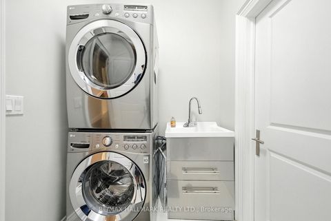 Photo 34 at 135 Glenvale Boulevard, Leaside, Toronto