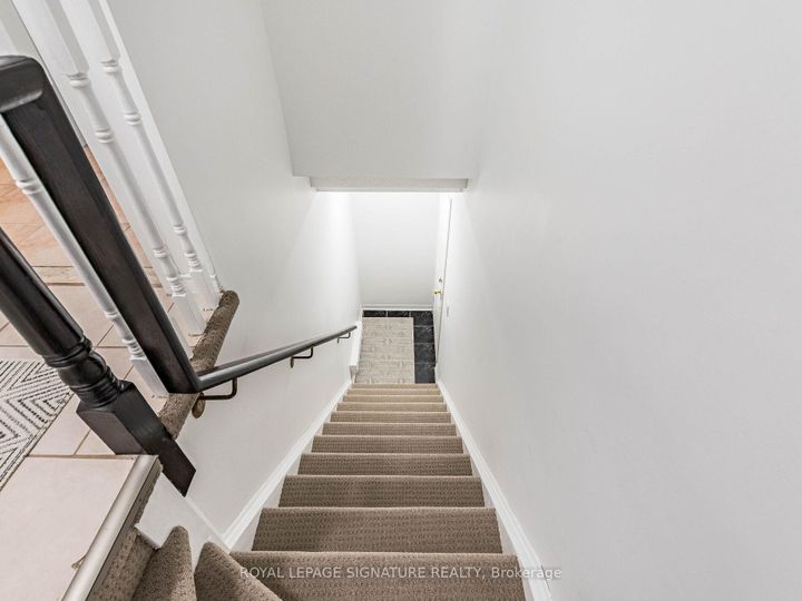 Photo 5 at 11 - 3055 Elmcreek Road, Cooksville, Mississauga