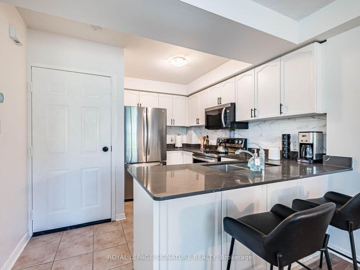 Photo 7 at 11 - 3055 Elmcreek Road, Cooksville, Mississauga