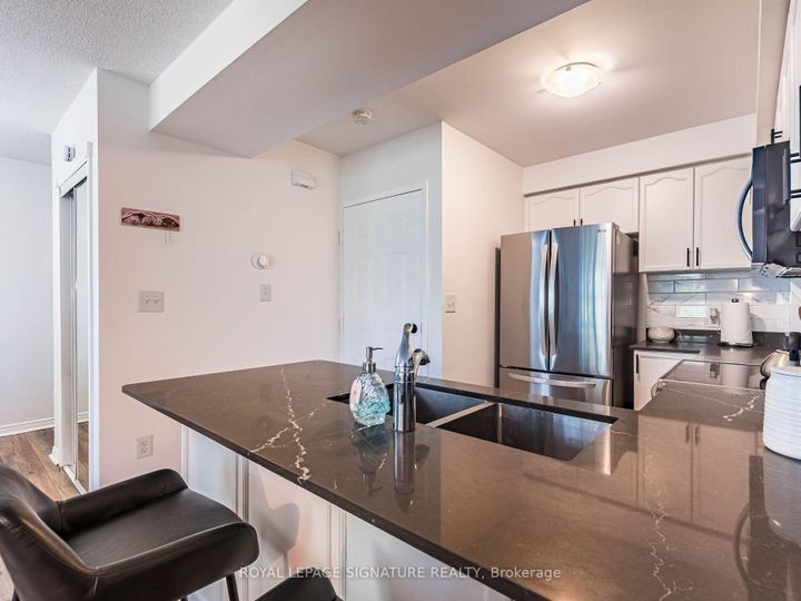 Photo 8 at 11 - 3055 Elmcreek Road, Cooksville, Mississauga