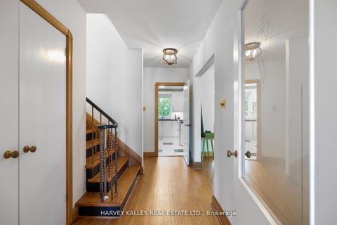 Photo 1 at 10 Northolt Court, Humber Valley, Toronto