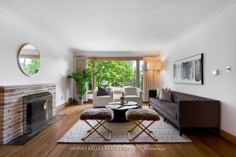 Photo 3 at 10 Northolt Court, Humber Valley, Toronto