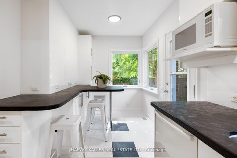 Photo 10 at 10 Northolt Court, Humber Valley, Toronto