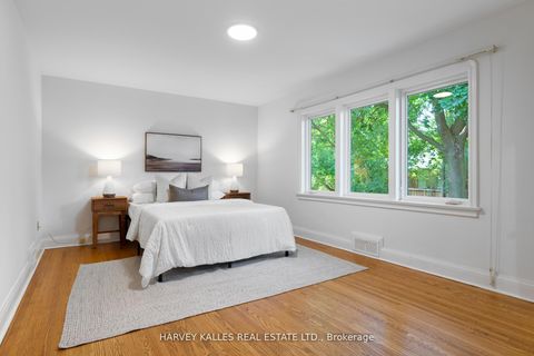 Photo 11 at 10 Northolt Court, Humber Valley, Toronto