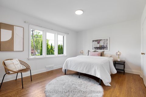 Photo 16 at 10 Northolt Court, Humber Valley, Toronto
