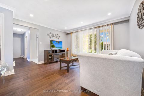 Photo 6 at 103 Packard Boulevard, Bendale, Toronto