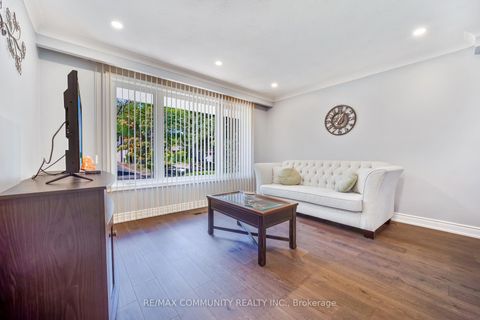 Photo 7 at 103 Packard Boulevard, Bendale, Toronto