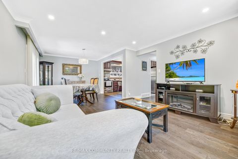 Photo 8 at 103 Packard Boulevard, Bendale, Toronto