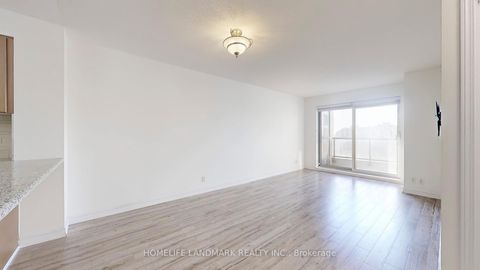 Photo 8 at 912 - 18 Harding Boulevard E, Harding, Richmond Hill