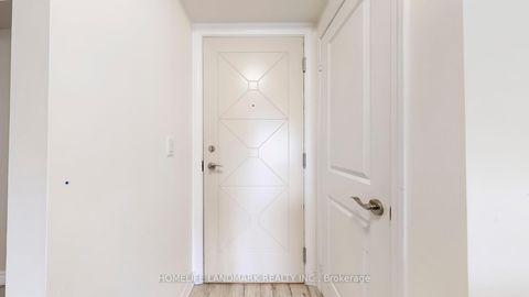 Photo 28 at 912 - 18 Harding Boulevard E, Harding, Richmond Hill
