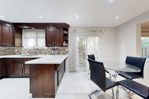 Photo 17 at 287 Manchester Drive, London, Newmarket Photo 17 at 287 Manchester Drive, London, Newmarket