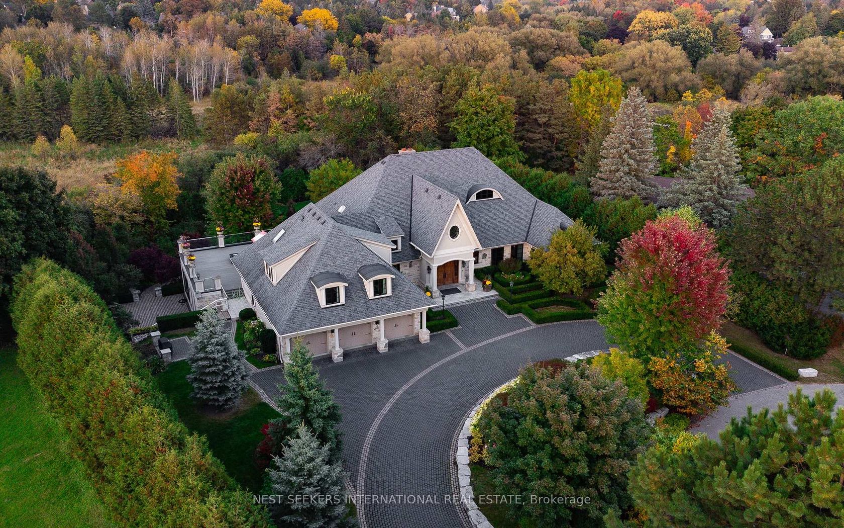 111 Manitou Drive, King City, King 