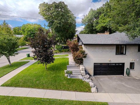 Photo 3 at 92 Saskatoon Drive, The Westway, Toronto