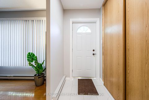 Photo 3 at 85 - 91 Muir Drive, Scarborough Village, Toronto