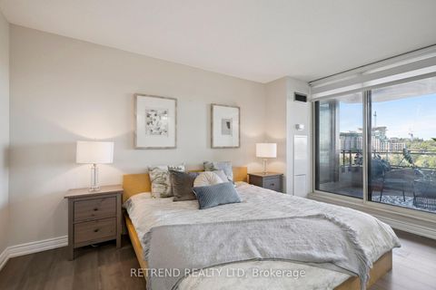 Photo 23 at 826 - 32 Clarissa Drive, Harding, Richmond Hill
