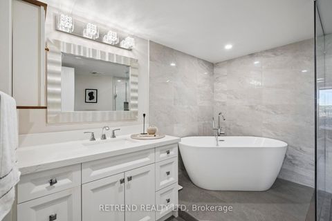 Photo 25 at 826 - 32 Clarissa Drive, Harding, Richmond Hill