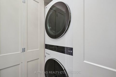 Photo 29 at 826 - 32 Clarissa Drive, Harding, Richmond Hill