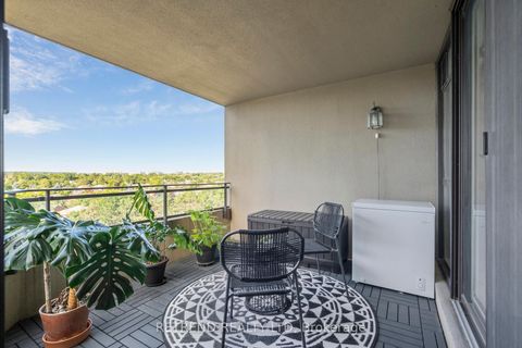 Photo 30 at 826 - 32 Clarissa Drive, Harding, Richmond Hill