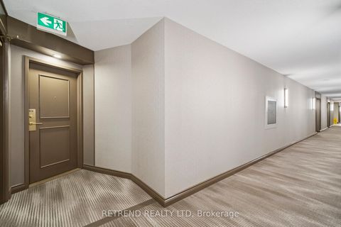 Photo 37 at 826 - 32 Clarissa Drive, Harding, Richmond Hill