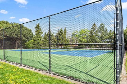 Photo 41 at 826 - 32 Clarissa Drive, Harding, Richmond Hill