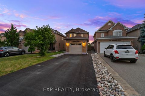 Photo 2 at 66 Whitefaulds Road, Maple, Vaughan