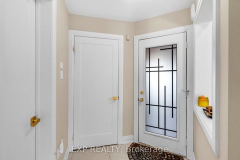 Photo 3 at 66 Whitefaulds Road, Maple, Vaughan