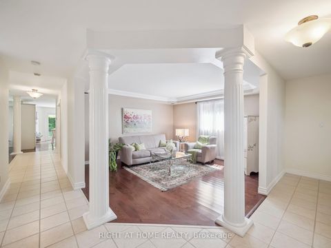 Photo 5 at 100 Carlyle Crescent, Aurora Highlands, Aurora Photo 5 at 100 Carlyle Crescent, Aurora Highlands, Aurora