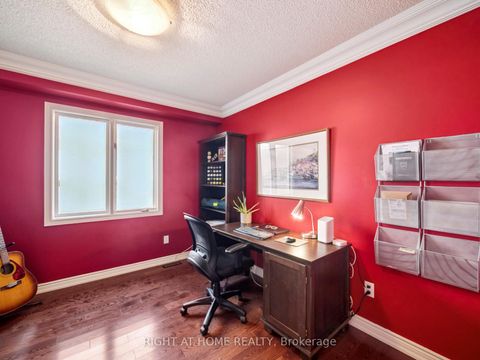 Photo 17 at 100 Carlyle Crescent, Aurora Highlands, Aurora