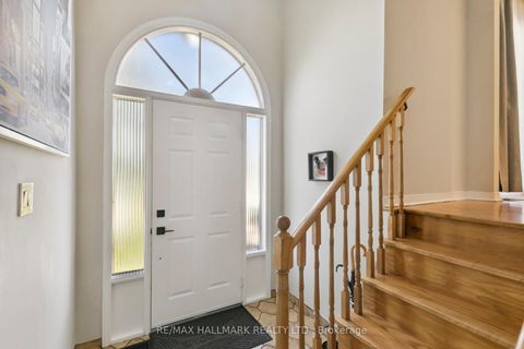 Photo 3 at 13 Fonthill Place, York University Heights, Toronto