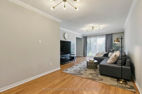 Photo 10 at 13 Fonthill Place, York University Heights, Toronto