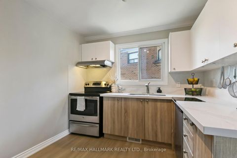 Photo 12 at 13 Fonthill Place, York University Heights, Toronto