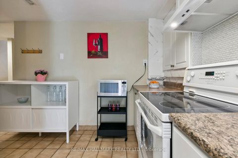 Photo 33 at 13 Fonthill Place, York University Heights, Toronto