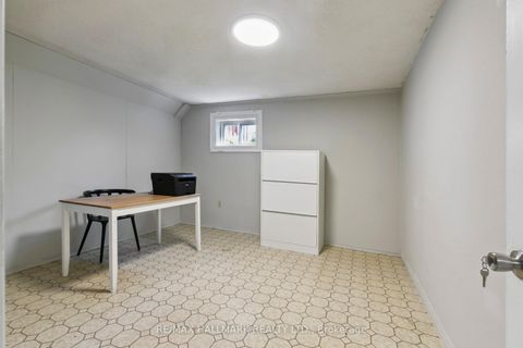 Photo 35 at 13 Fonthill Place, York University Heights, Toronto