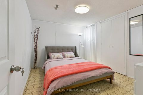 Photo 36 at 13 Fonthill Place, York University Heights, Toronto