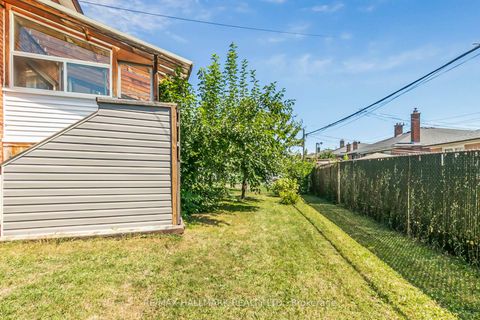 Photo 41 at 13 Fonthill Place, York University Heights, Toronto