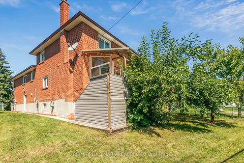 Photo 42 at 13 Fonthill Place, York University Heights, Toronto