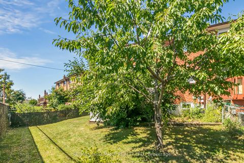 Photo 43 at 13 Fonthill Place, York University Heights, Toronto