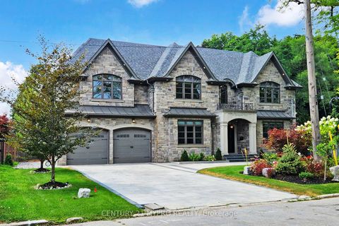 Photo 1 at 36 Farrington Drive, Windfields, Toronto