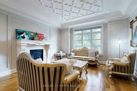 Photo 5 at 36 Farrington Drive, Windfields, Toronto